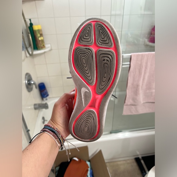 Nike running shoes - Picture 3 of 5